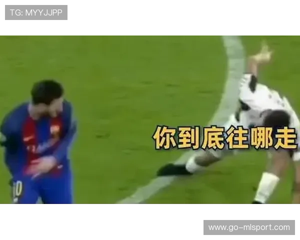 阿卡正手“炸裂球”直挂底线