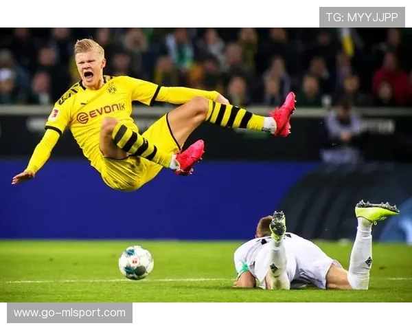 从跑位到射门，哈兰德进球背后的战术密码，哈兰德进球动作