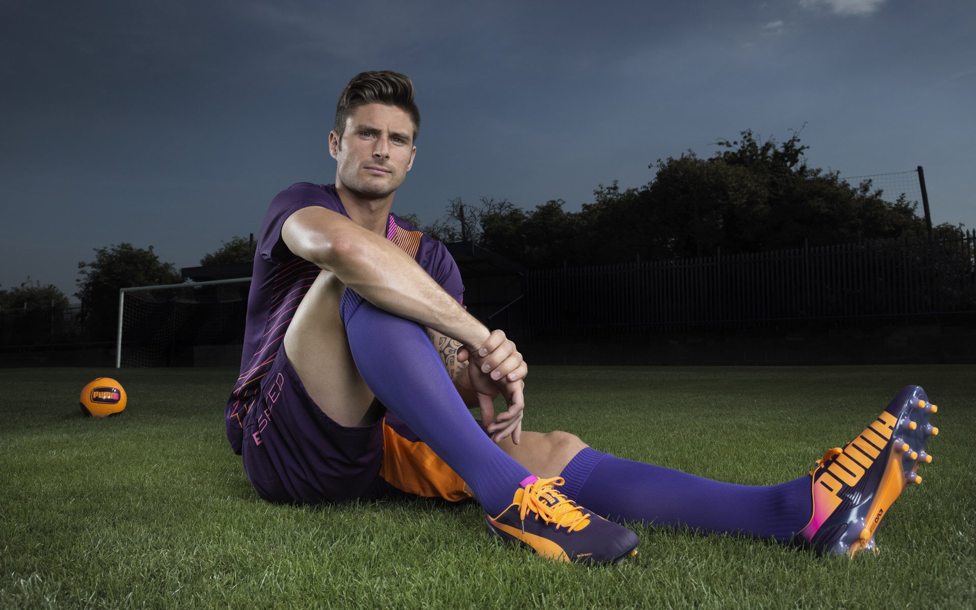 3-1！曼城狂造3神迹，哈兰德双响打崩黑马，瓜帅盛赞比肩梅罗凭啥？